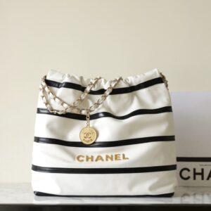 샤넬 24s 한정판 22백 화이트 S